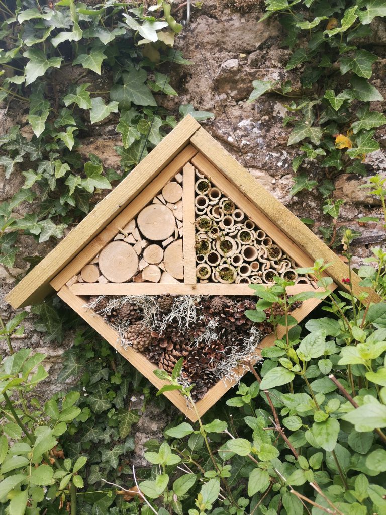 hôtel à insectes.