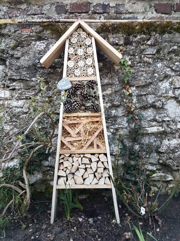 hôtel à insectes.