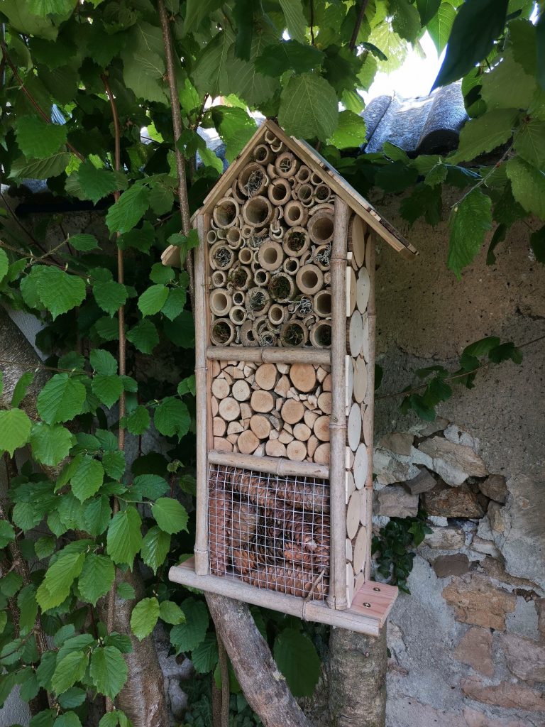 hôtel à insectes.