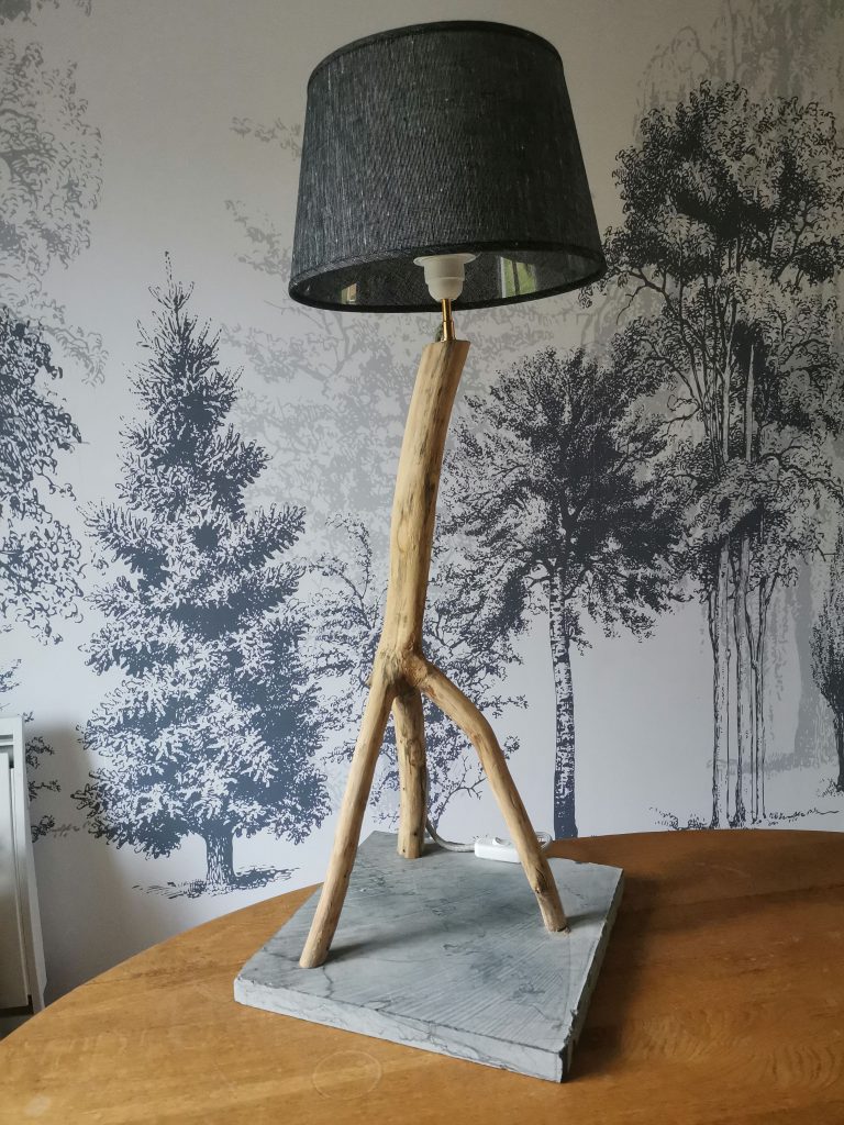 Lampes en bois flottés