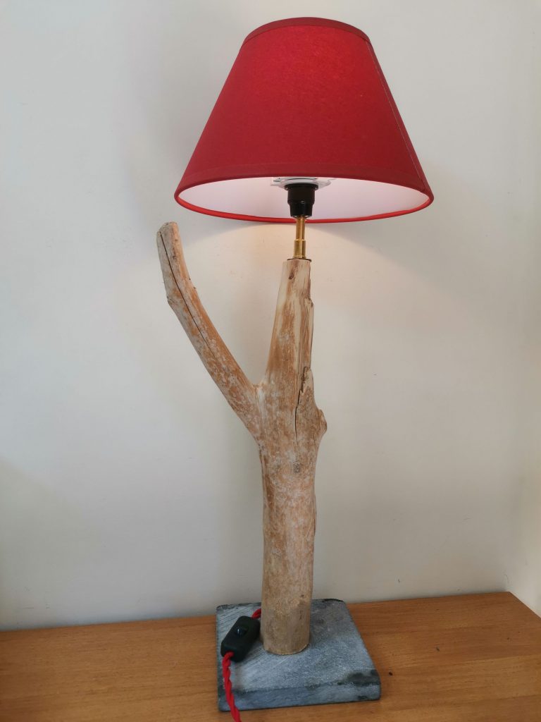 Lampes en bois flottés